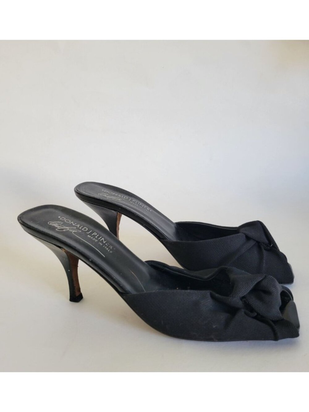 Donald Pliner Y2k Black Bow Peep Toe kitten heel Mules 7 Made in Italy